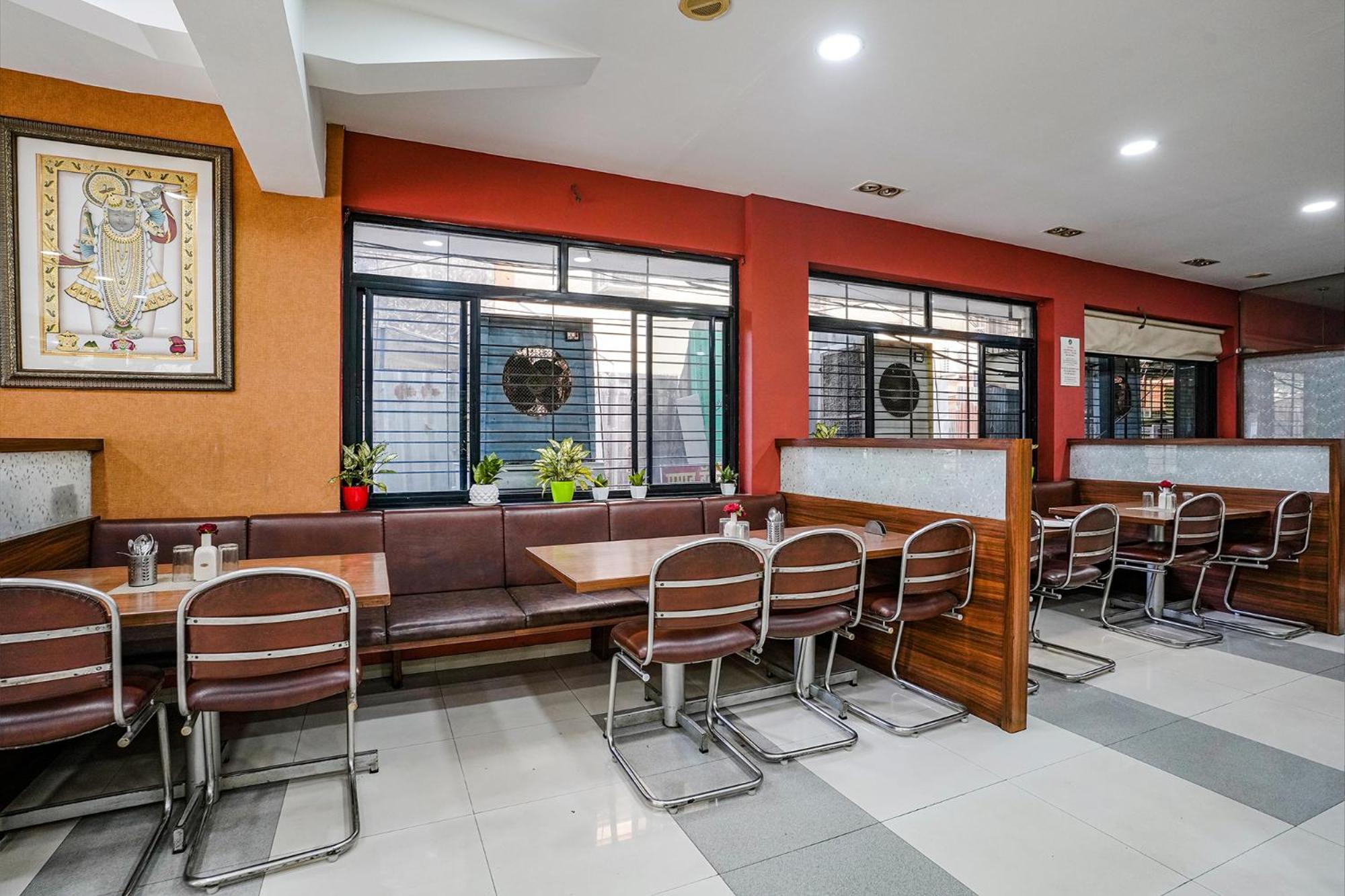 Fabhotel Samrat Nášik Exteriér fotografie