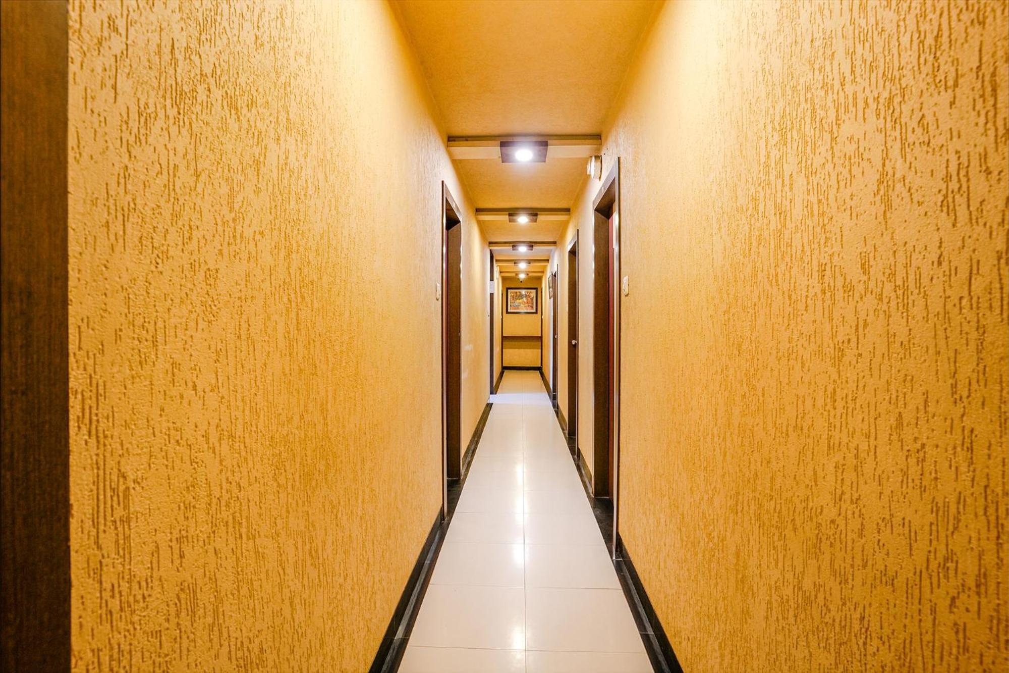 Fabhotel Samrat Nášik Exteriér fotografie