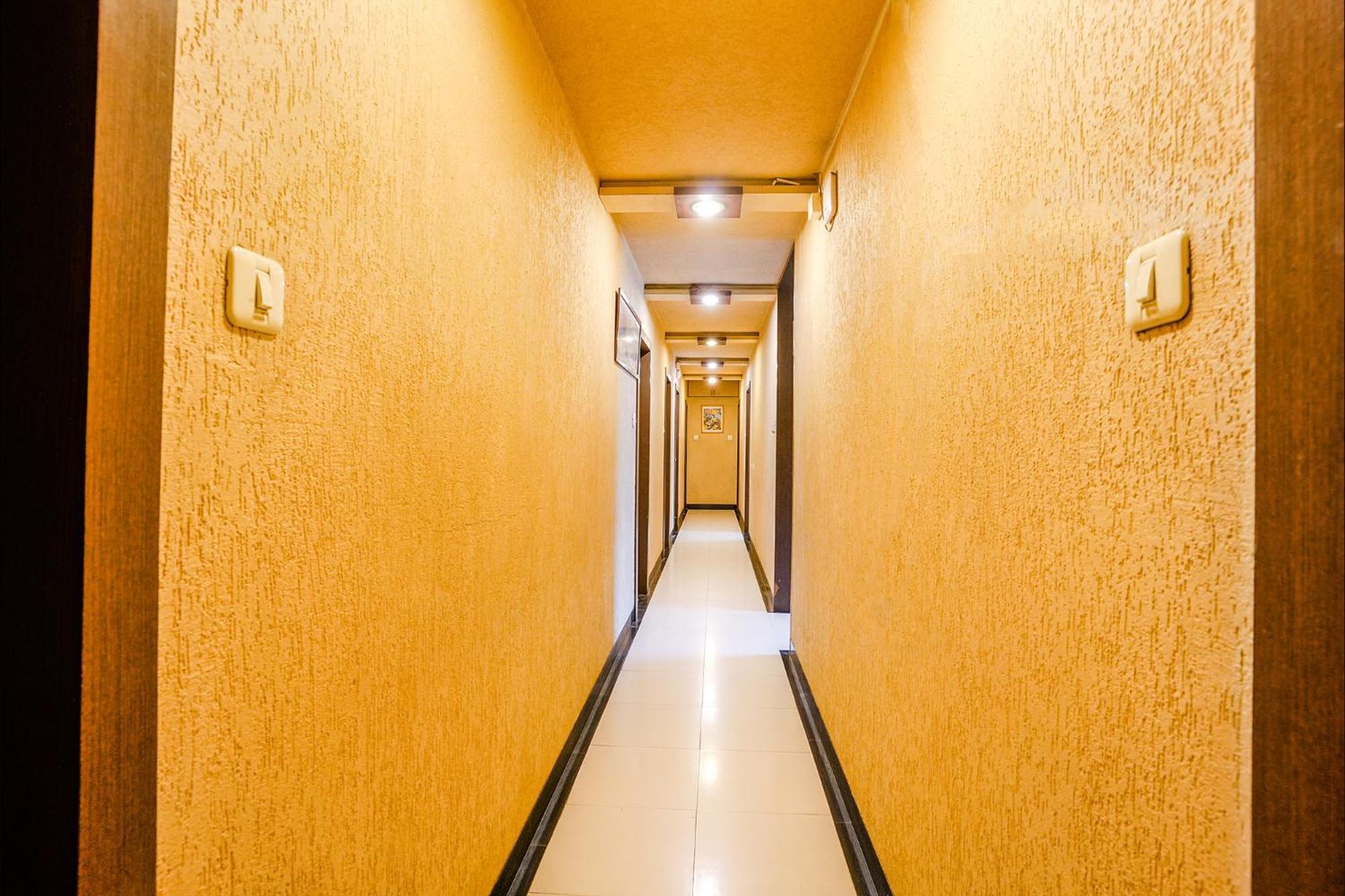 Fabhotel Samrat Nášik Exteriér fotografie