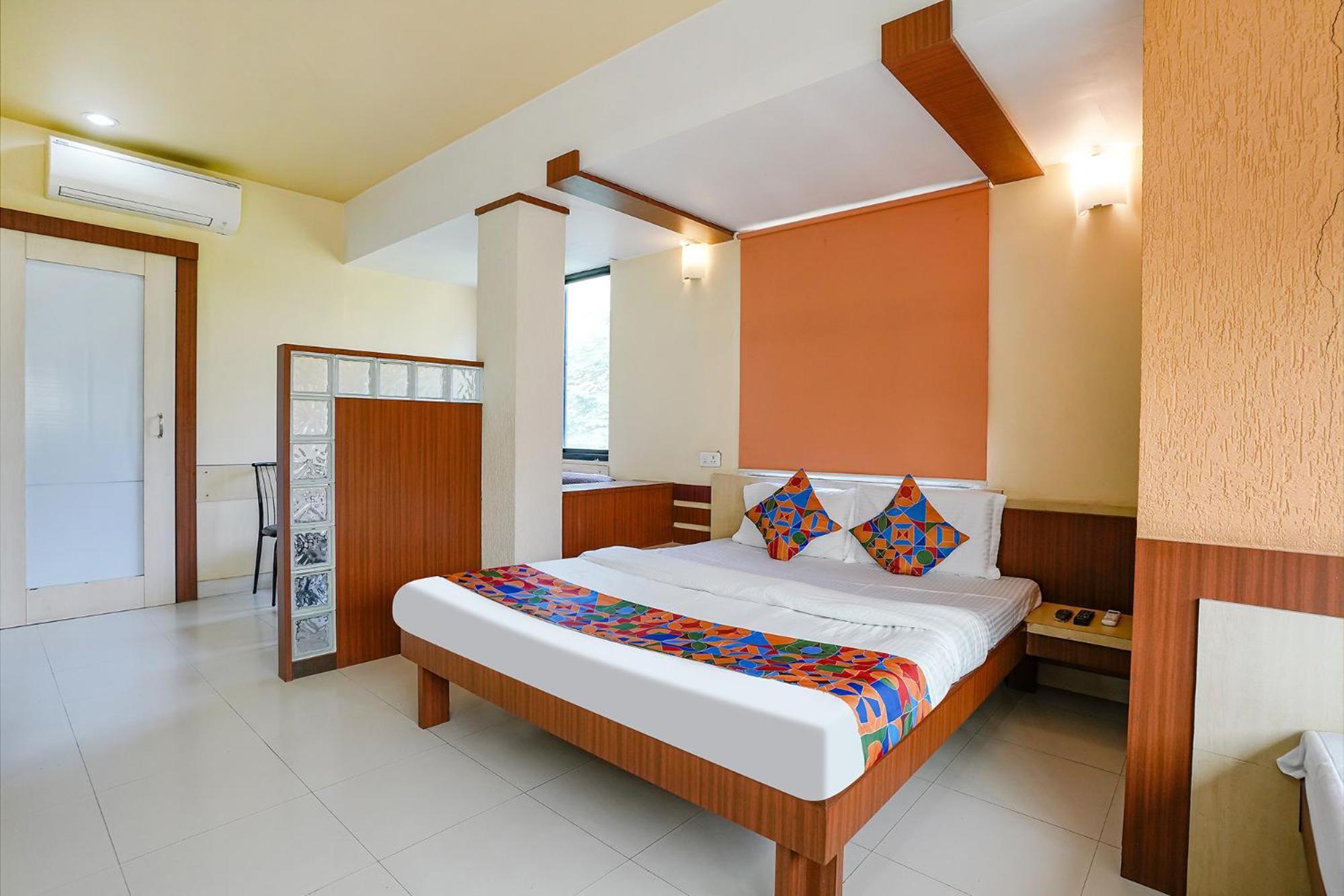 Fabhotel Samrat Nášik Exteriér fotografie