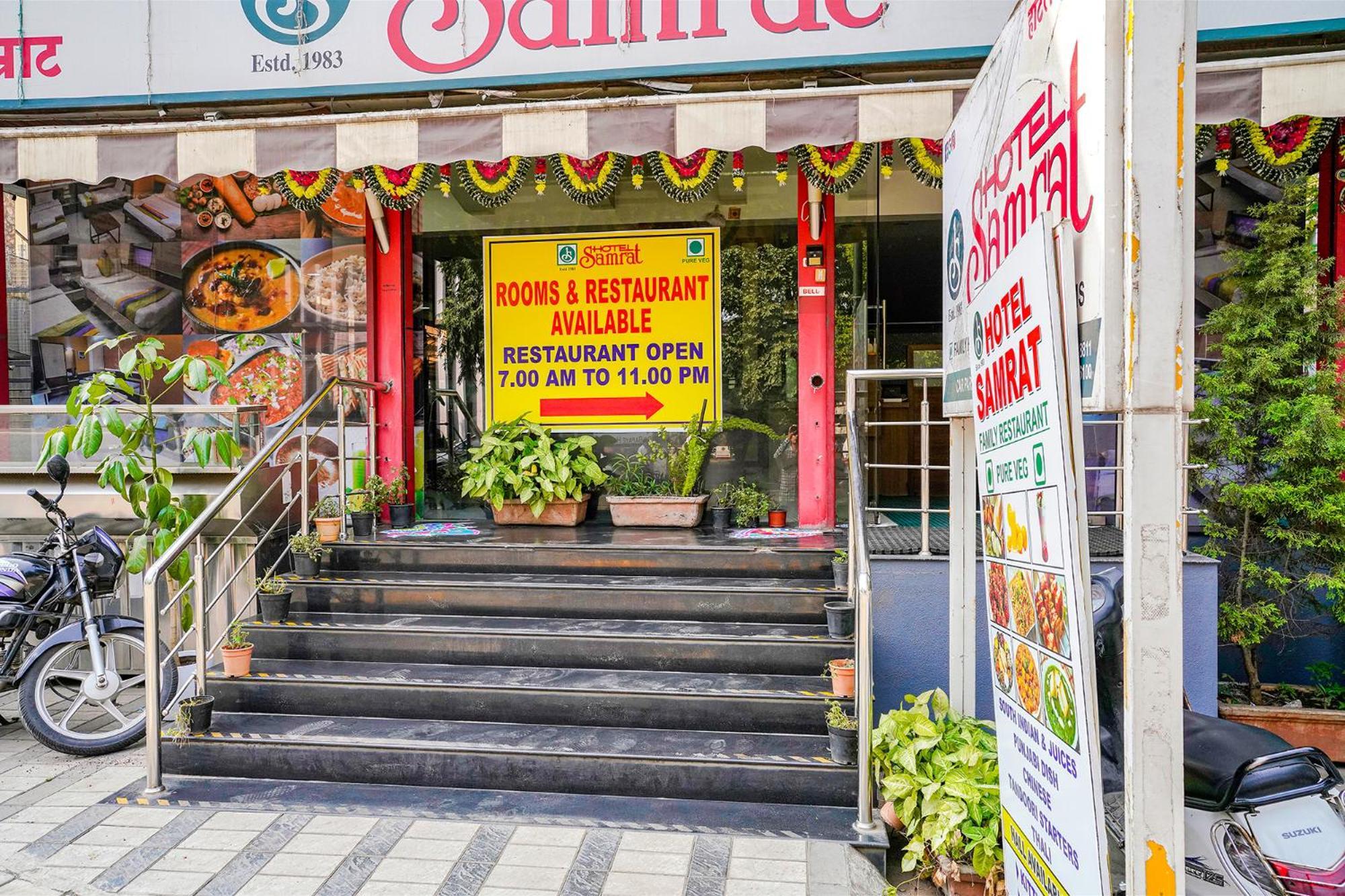 Fabhotel Samrat Nášik Exteriér fotografie